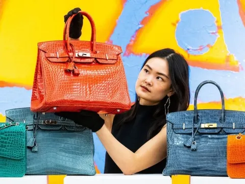 Thế giới bí ẩn của việc săn một chiếc túi hiệu Birkin, dù có nhiều tiền cũng chưa chắc mua nổi
