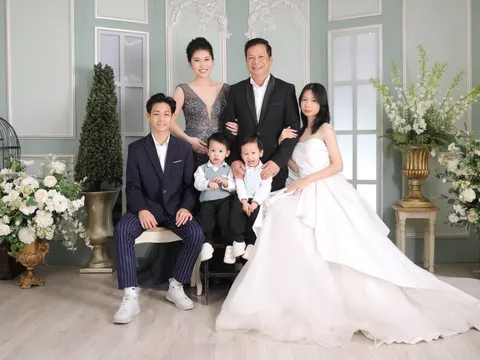 Vợ á hậu ké 16 tuổi đăng ảnh kỉ niệm cùng đại gia đình, Shark Hưng nói 1 câu khẳng định chắc nịch hạnh phúc vô bờ bến