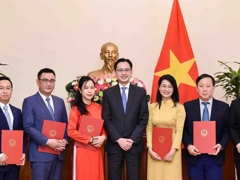 Bổ nhiệm cán bộ chủ chốt ở 2 Bộ