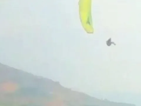 Hỗ trợ gần 100 triệu đồng cho phi công dù lượn gặp nạn