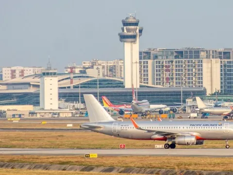 Không để xảy ra tình trạng tăng giá vé máy bay trái quy định