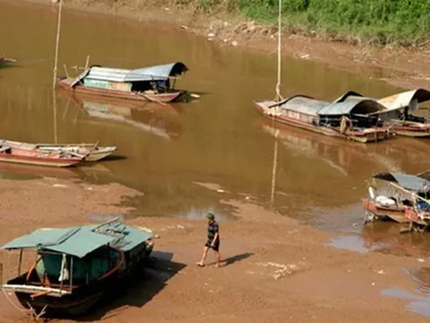 Nghiên cứu nâng mực nước sông Hồng: Xây đập dâng phải đi kèm kiểm soát khai thác cát