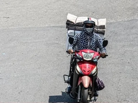 Đầu tháng 4, Hà Nội nắng nóng 35 độ C