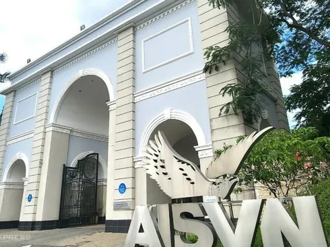 Lợi ích ngầm phía sau "cái bắt tay" cho trường AISVN vay tiền tỷ của phụ huynh: Đầu tư BĐS, vàng, trái phiếu... thu lãi cũng không nhanh bằng, khiến hội nhà giàu sẵn sàng ‘xuống tiền’