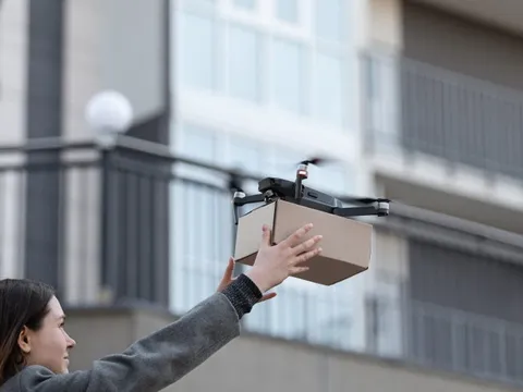 Mạng lưới điểm giao hàng chặng cuối: Yếu tố giúp thị trường thương mại điện tử phát triển bền vững