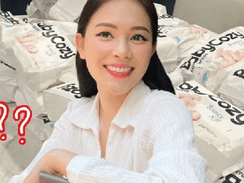 Nàng dâu gia tộc nghìn tỷ Linh Rin mua sắm cho ái nữ: Tự order trên Amazon, mạnh tay "cà thẻ"