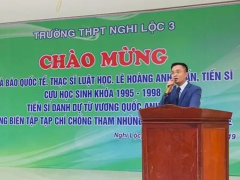 Thi hành kỷ luật đối với Viện trưởng Viện Pháp luật kinh doanh và Đầu tư châu Âu