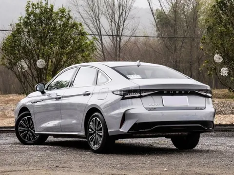 Loạt xe "ăn xăng như ngửi" dễ về Việt Nam: Đối thủ Honda Civic chỉ tốn 1,1L/100km, giá quy đổi 446 triệu