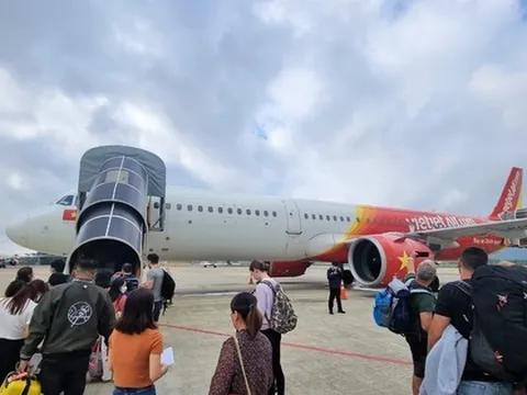 Lãnh đạo Cục Du lịch nói gì việc giá vé máy bay cao?