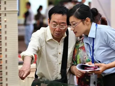 Nghe lời môi giới mua chung cư thấp tầng tiết kiệm cả trăm triệu, tôi khổ sở vì thực tế quá "tàn nhẫn"