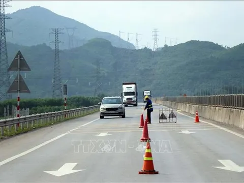 Điều tiết phân luồng trên cao tốc Cam Lộ - La Sơn từ ngày 4/4
