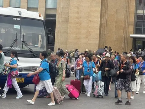 Quản chặt "tour 0 đồng"