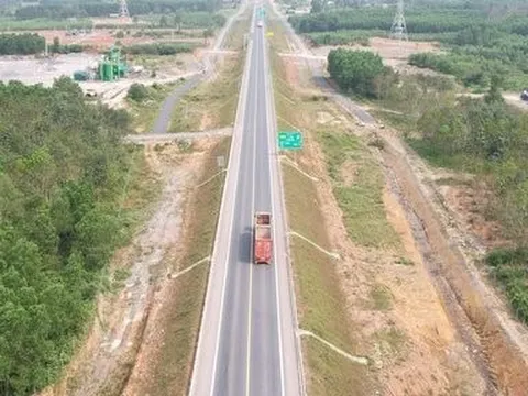 Cấm xe khách vào cao tốc Cam Lộ - La Sơn vì tuyến đường đã mãn tải