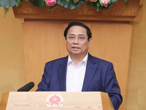 Thủ tướng: Bảo đảm điều kiện triển khai chế độ tiền lương mới từ 1/7