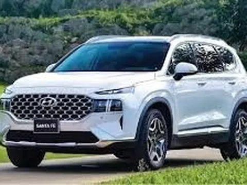 Giá xe Hyundai SantaFe biến động mạnh, giảm kỷ lục 100 triệu đồng