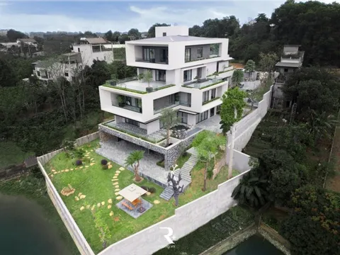 Siêu biệt thự sườn đồi 2.500m2 của đại gia bất động sản: Lưng tựa sơn, mặt hướng thủy, riêng TV đã 3 tỷ