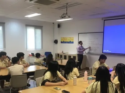 Phụ huynh Trường Quốc tế Mỹ đã đóng góp hơn 27 tỷ, nhiều người chuyển trường cho con