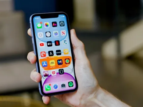 Vua smartphone cao cấp một thời bất ngờ phá đáy, giá đập hộp chỉ từ 8 triệu đồng