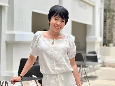 Nữ nghệ sĩ từ bỏ hào quang đi du học, phải rửa bát, phụ bếp kiếm tiền, U50 không chồng con