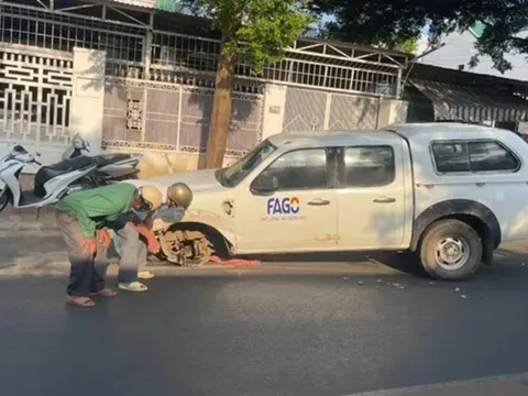 Nữ công nhân quét rác bị thương nặng sau khi xe ô tô tông trúng