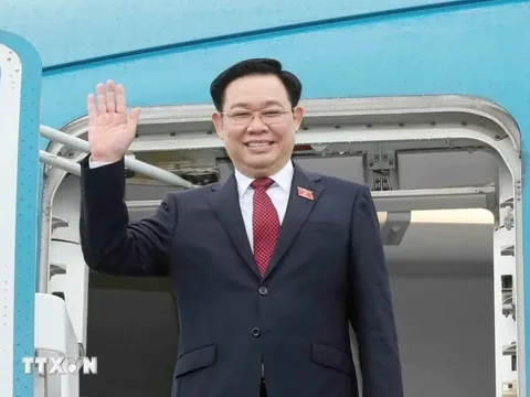 Chủ tịch Quốc hội lên đường thăm chính thức nước Cộng hòa Nhân dân Trung Hoa