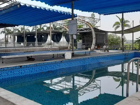 Nam sinh tử vong sau khi đuối nước ở bể bơi