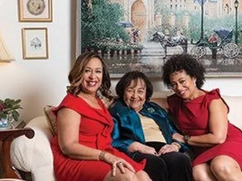 Vay tiền 11 ngân hàng đều bị từ chối, người phụ nữ khởi nghiệp với số vốn 1.000 USD, thu về gấp 25000 lần mỗi năm: Chưa từng nghĩ nghỉ việc là sai lầm