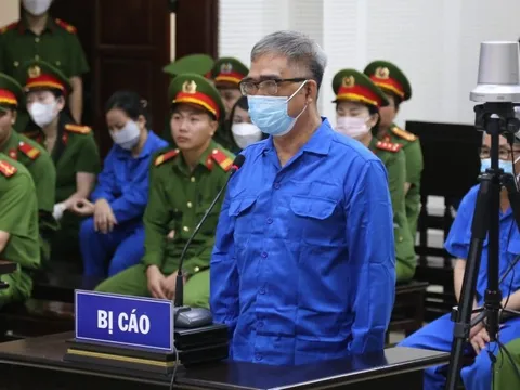 Lời khai đầu tiên tại toà của ông Đỗ Hữu Ca: Cầm 35 tỷ để "cứu người em"