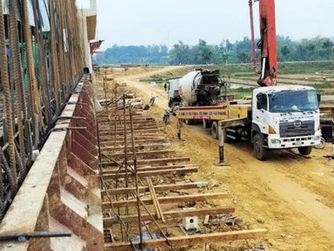 Đua tiến độ trên công trường thuỷ lợi Ngàn Trươi - Cẩm Trang