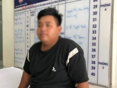 Sau khi ăn cơm gà xối mỡ, xôi mặn, 3 người trong đoàn lân mất ý thức, nhập viện