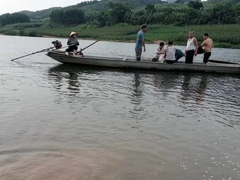 Hai nữ sinh lớp 7 đuối nước thương tâm khi đi tắm sông cùng bạn