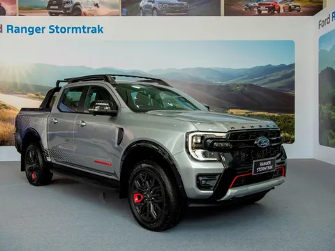Định giá 1.039 tỷ, Ford Ranger Stormtrak có gì cho khách Việt?