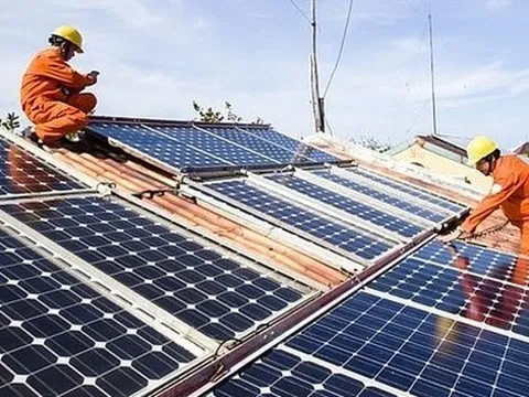Đề xuất nhà máy điện mặt trời được phép bán trực tiếp cho khách hàng qua đường dây riêng