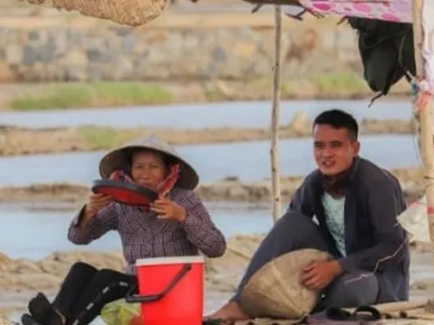 Miền Trung hôm nay trên 40 độ, ngày mai nắng nóng gay gắt toàn vùng