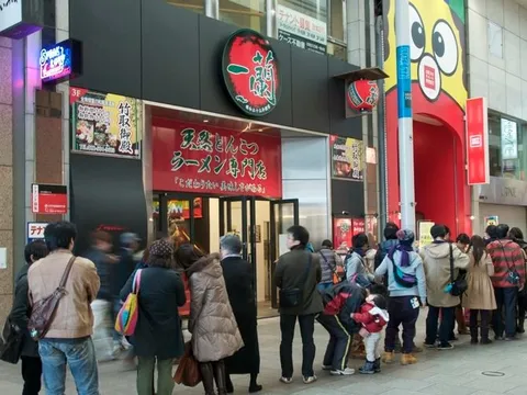 Khách Việt làm một thứ chưa từng làm ở Việt Nam trên đất Nhật, mất gần 1 tiếng: "Lâu nhưng rất xứng đáng!"