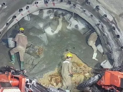 39 mũi khoan xuyên núi, dự kiến thông hầm Bãi Gió vào ngày 22/4