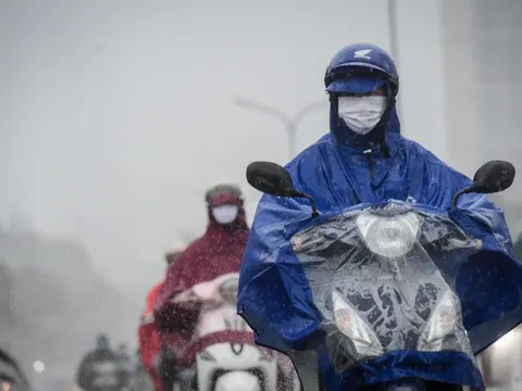 Hà Nội sắp có mưa to, có thể xảy ra dông lốc, sét và gió giật mạnh