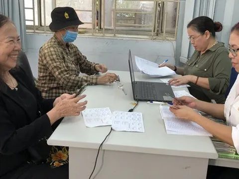 Nghỉ lễ 5 ngày liên tục, lịch trả lương hưu tháng 5-2024 thay đổi thế nào?