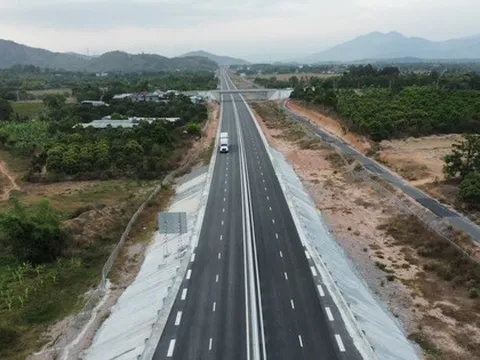 Cận cảnh cao tốc Nha Trang - Cam Lâm chính thức thu phí từ hôm nay