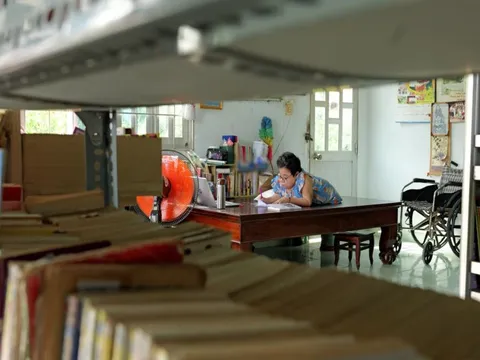 Vượt lên bệnh tật, "cánh én nhỏ" miệt mài vun đắp ước mơ cho trẻ em nghèo vùng nông thôn