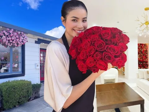 Hoa hậu 9X được ông xã U60 tặng biệt thự ven sông ở Mỹ, giờ tập tành kinh doanh shop hoa tươi, vừa làm vợ - làm mẹ - làm bà chủ