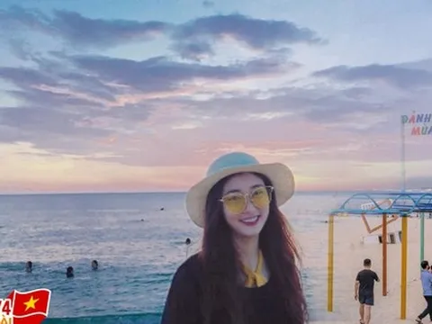 Một bãi biển cát trắng hoang sơ chỉ cách trung tâm 7km, được dự đoán là "viên ngọc du lịch mới" của miền Trung dịp lễ này