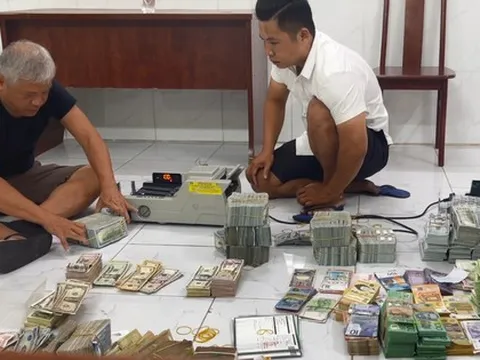 Công an TP HCM triệt phá đường dây rửa tiền, bắt một chủ tiệm vàng ở Tân Bình