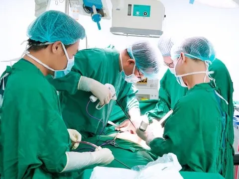 Đồng Nai: Phẫu thuật cắt bỏ khối bướu thận 0,6kg