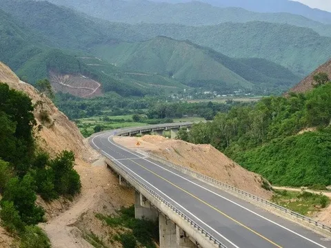 Phê duyệt chủ trương dùng hơn 3.000 tỷ mở rộng cao tốc La Sơn-Hòa Liên