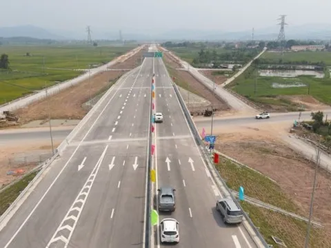 Thông xe cao tốc Diễn Châu - Bãi Vọt, từ Hà Nội đi Vinh chỉ hơn 3 tiếng