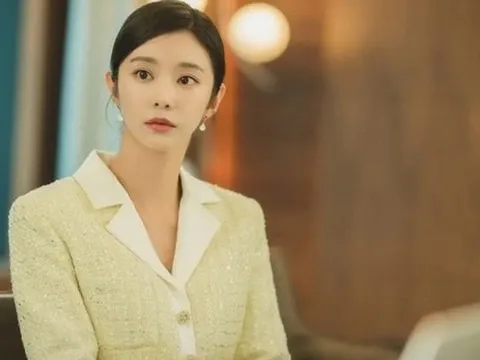 Những khoảnh khắc trang sức đẹp nhất của các quý cô trong 'Nữ hoàng nước mắt'