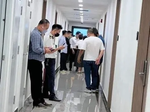 Tin mới vụ thi thể nữ trên sofa ở Hà Nội: Sim điện thoại bị tháo, không thấy ô tô của nạn nhân?