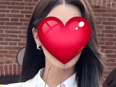 Mỹ nhân Hoa ngữ tăng 600.000 fan chỉ nhờ đoạn clip 14 giây, nhan sắc lẫn khí chất đều quá "thần thánh"