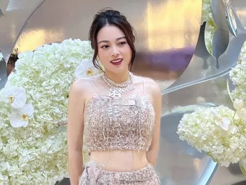 Những hot mom sinh 5-7 con vẫn đẹp vạn người mê